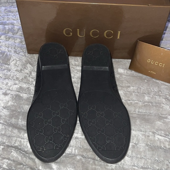 Gucci flat shoes size 38 is size US 7-1/2 excellent condition never worn box inc - Picture 3 of 4